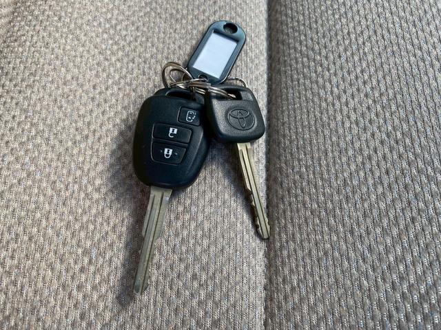 シエンタ Ｘ　パワ－スライドドア・ナビ・フルセグＴＶ・ＤＶＤ再生・バックカメラ・１５インチ社外アルミ・ＬＥＤヘッドライト（35枚目）