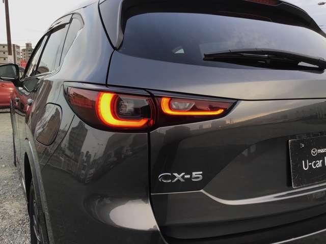 ＣＸ－５ ２．２　ＸＤ　スポーツ　アピアランス　ディーゼルターボ　ナビ／ＢＯＳＥ／ＣａｒＰｌａｙ／全方位モニタ／衝突軽減　Ｂｌｕｅｔｏｏｔｈオーディオ　ＬＥＤライト　レーダークルーズコントロール　電動シート　横滑り防止　シートヒーター　キーレス　ＥＴＣ　ＵＳＢ（12枚目）