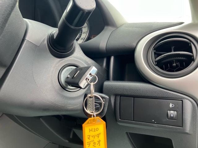 デミオ １３Ｃ　キーレスエントリー／ＣＤ再生／車検令和９年８月（16枚目）