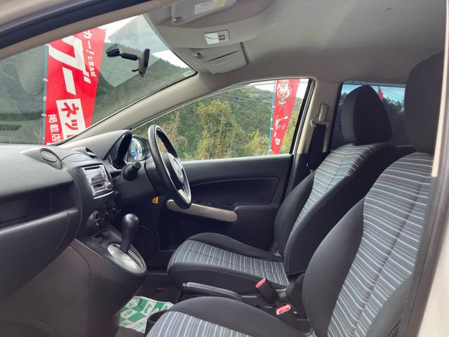 デミオ １３Ｃ　キーレスエントリー／ＣＤ再生／車検令和９年８月（20枚目）