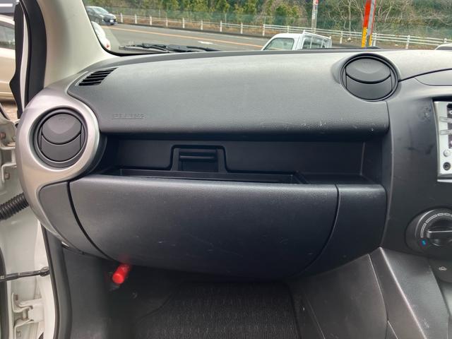 デミオ １３Ｃ　キーレスエントリー／ＣＤ再生／車検令和９年８月（22枚目）