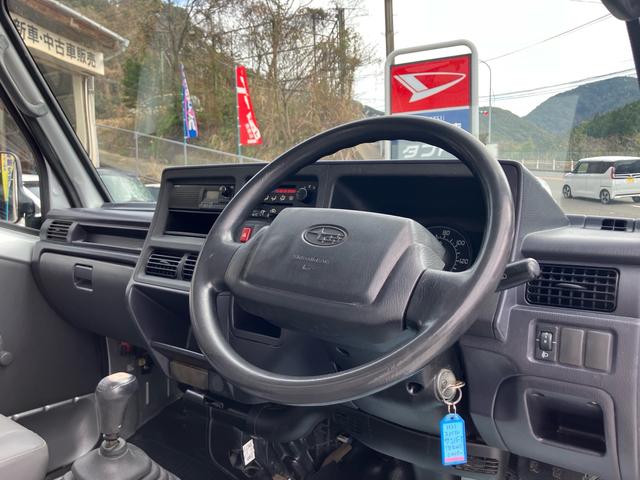 サンバートラック ＴＢ　リフレッシュカー／４ＷＤ／マニュアル５速／三方開／エアコン／アルミホイール／オールペン（12枚目）