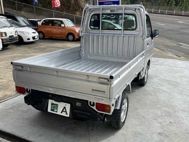 サンバートラック ＴＢ　リフレッシュカー／４ＷＤ／マニュアル５速／三方開／エアコン／アルミホイール／オールペン（22枚目）