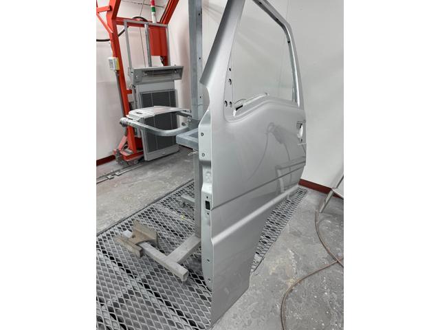 サンバートラック ＴＢ　リフレッシュカー／４ＷＤ／マニュアル５速／三方開／エアコン／アルミホイール／オールペン（30枚目）