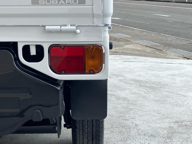 サンバートラック 赤帽　４ＷＤ／ハイルーフ車／リフレッシュカー／マニュアル５速／三方開／運転席エアバッグ／キーレス／集中ドアロック／オールペンクリア塗装仕上（29枚目）