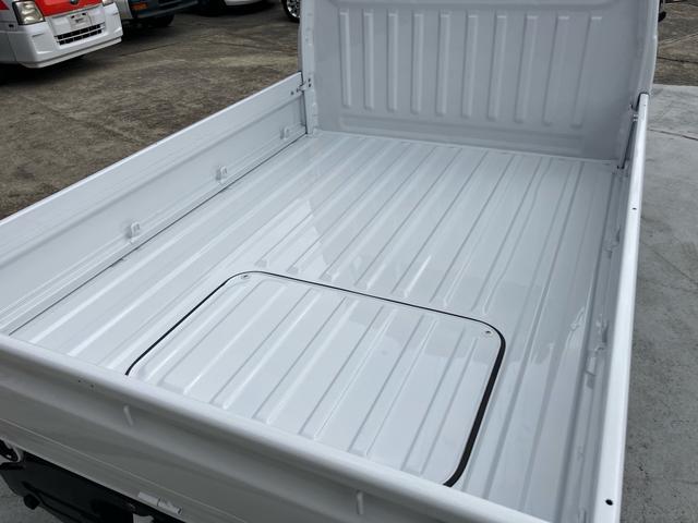 サンバートラック 赤帽　４ＷＤ／ハイルーフ車／リフレッシュカー／マニュアル５速／三方開／運転席エアバッグ／キーレス／集中ドアロック／オールペンクリア塗装仕上（30枚目）