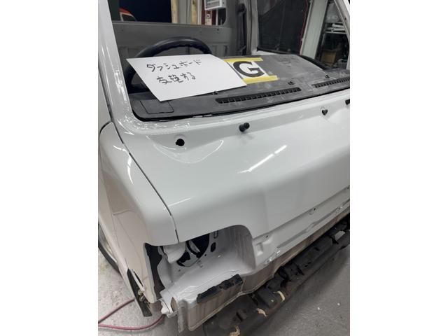 サンバートラック 赤帽　４ＷＤ／ハイルーフ車／リフレッシュカー／マニュアル５速／三方開／運転席エアバッグ／キーレス／集中ドアロック／オールペンクリア塗装仕上（44枚目）