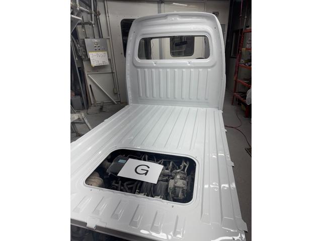 サンバートラック 赤帽　４ＷＤ／ハイルーフ車／リフレッシュカー／マニュアル５速／三方開／運転席エアバッグ／キーレス／集中ドアロック／オールペンクリア塗装仕上（46枚目）