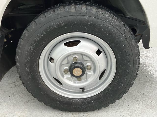 サンバートラック 営農　４ＷＤ／三方開／マニュアル４速／車検整備付き（6枚目）