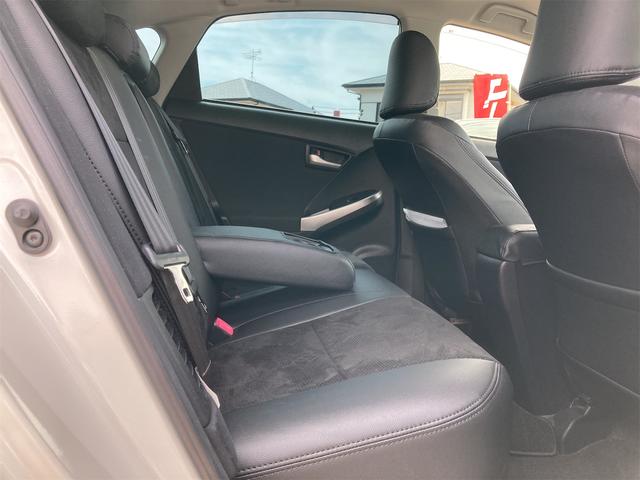 プリウスＰＨＶ Ｓ　ＥＴＣ　バックカメラ　ナビ　ＴＶ　アルミホイール　ＨＩＤ　ＣＶＴ　シートヒーター　スマートキー　電動格納ミラー　１００Ｖ電源　盗難防止システム　ＣＤ　ＤＶＤ再生　ＵＳＢ　Ｂｌｕｅｔｏｏｔｈ　記録簿（22枚目）