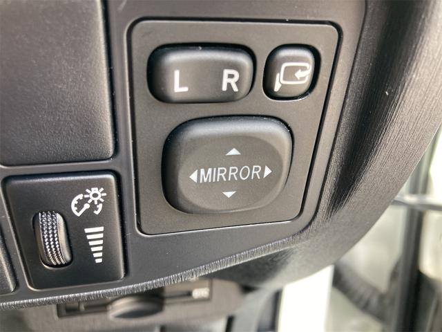 プリウスＰＨＶ Ｓ　ＥＴＣ　バックカメラ　ナビ　ＴＶ　アルミホイール　ＨＩＤ　ＣＶＴ　シートヒーター　スマートキー　電動格納ミラー　１００Ｖ電源　盗難防止システム　ＣＤ　ＤＶＤ再生　ＵＳＢ　Ｂｌｕｅｔｏｏｔｈ　記録簿（46枚目）