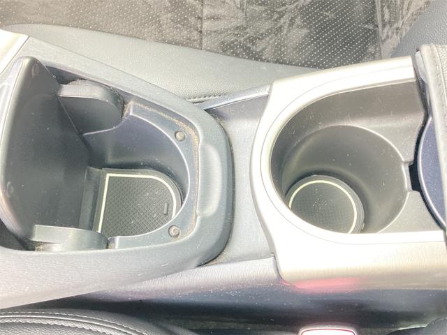 プリウスＰＨＶ Ｓ　ＥＴＣ　バックカメラ　ナビ　ＴＶ　アルミホイール　ＨＩＤ　ＣＶＴ　シートヒーター　スマートキー　電動格納ミラー　１００Ｖ電源　盗難防止システム　ＣＤ　ＤＶＤ再生　ＵＳＢ　Ｂｌｕｅｔｏｏｔｈ　記録簿（64枚目）