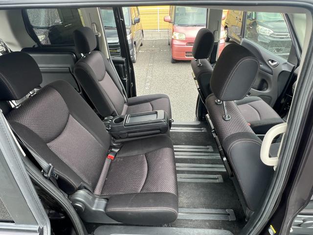 セレナ ハイウェイスター　横滑防止装置　ＡＵＴＯエアコン　パワーステアリング　運転席エアバック　パワーウィンドウ　ＡＢＳ　ＷエアＢ　Ｗエアバック　エアコン　横滑り防止システム（8枚目）