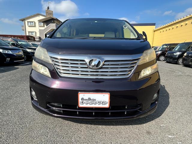 ヴェルファイア ２．４Ｘ　フルフラットシート　デュアルエアコン　Ｂカメ　サイドエアバック　盗難防止　スマートキープッシュスタート　ＥＳＣ　Ｗエアバッグ　ＡＢＳ　キーレス　３列シ－ト　ミュージックプレイヤー接続可（8枚目）