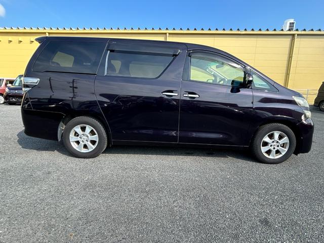 ヴェルファイア ２．４Ｘ　フルフラットシート　デュアルエアコン　Ｂカメ　サイドエアバック　盗難防止　スマートキープッシュスタート　ＥＳＣ　Ｗエアバッグ　ＡＢＳ　キーレス　３列シ－ト　ミュージックプレイヤー接続可（10枚目）