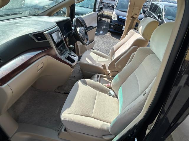 ヴェルファイア ２．４Ｘ　フルフラットシート　デュアルエアコン　Ｂカメ　サイドエアバック　盗難防止　スマートキープッシュスタート　ＥＳＣ　Ｗエアバッグ　ＡＢＳ　キーレス　３列シ－ト　ミュージックプレイヤー接続可（17枚目）