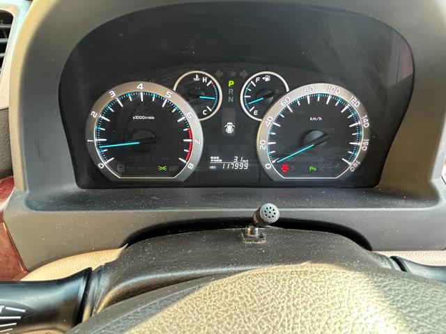 ヴェルファイア ２．４Ｘ　フルフラットシート　デュアルエアコン　Ｂカメ　サイドエアバック　盗難防止　スマートキープッシュスタート　ＥＳＣ　Ｗエアバッグ　ＡＢＳ　キーレス　３列シ－ト　ミュージックプレイヤー接続可（30枚目）