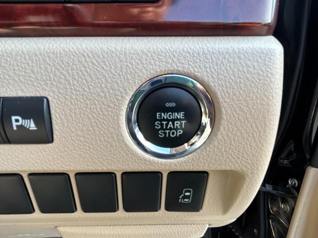 ヴェルファイア ２．４Ｘ　フルフラットシート　デュアルエアコン　Ｂカメ　サイドエアバック　盗難防止　スマートキープッシュスタート　ＥＳＣ　Ｗエアバッグ　ＡＢＳ　キーレス　３列シ－ト　ミュージックプレイヤー接続可（39枚目）