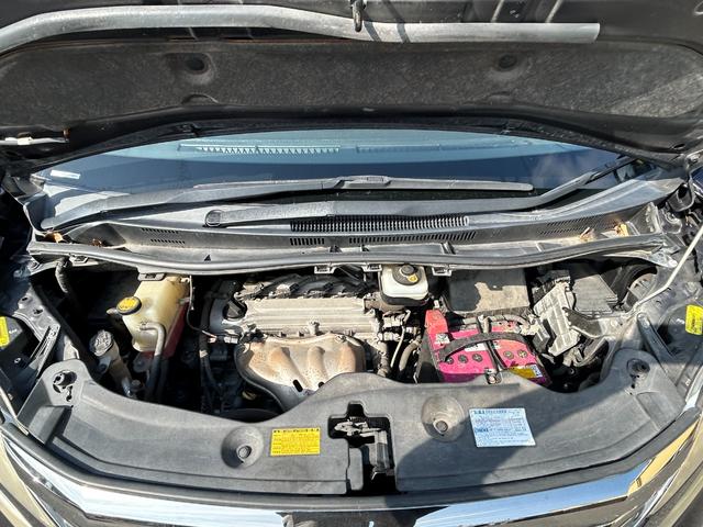 ヴェルファイア ２．４Ｘ　フルフラットシート　デュアルエアコン　Ｂカメ　サイドエアバック　盗難防止　スマートキープッシュスタート　ＥＳＣ　Ｗエアバッグ　ＡＢＳ　キーレス　３列シ－ト　ミュージックプレイヤー接続可（52枚目）