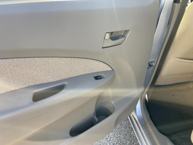 ムーヴ Ｌ　運転席助手席エアバック　ＡＡＣ　ｉストップ　キ－レス　運転席エアバック　パワーウィンドー　ベンチシートフルフラット　盗難防止　パワステ　衝突安全ボディ　ベンチシート　ＡＢＳ（40枚目）