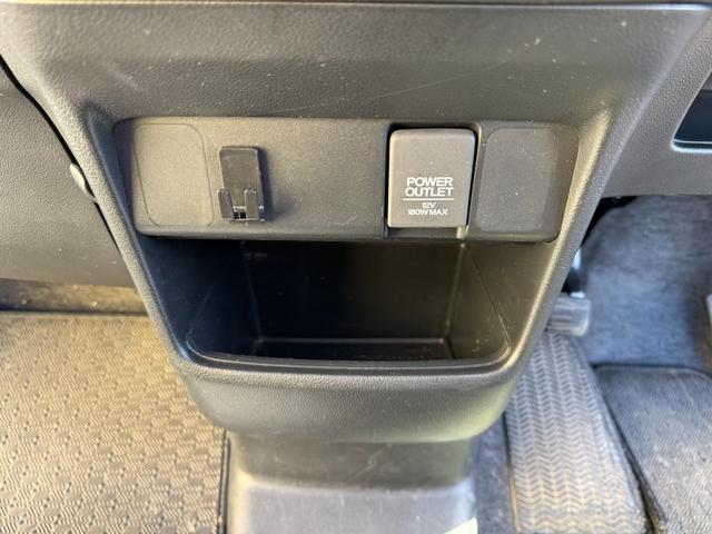 N-BOXカスタム 2トーンカラースタイル G・Lパッケージ(31枚目)