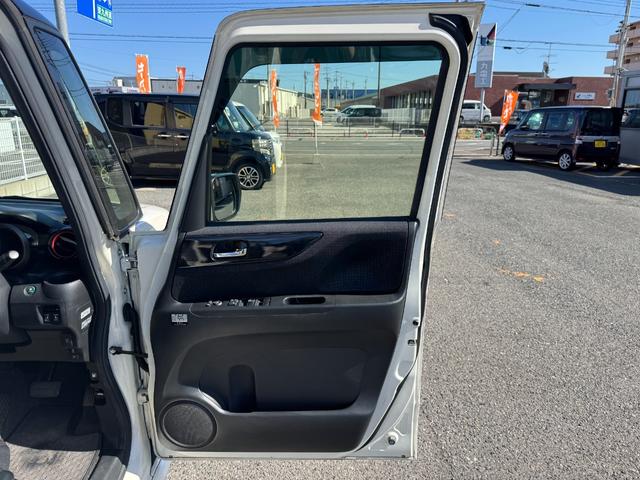 N-BOXカスタム 2トーンカラースタイル G・Lパッケージ(40枚目)