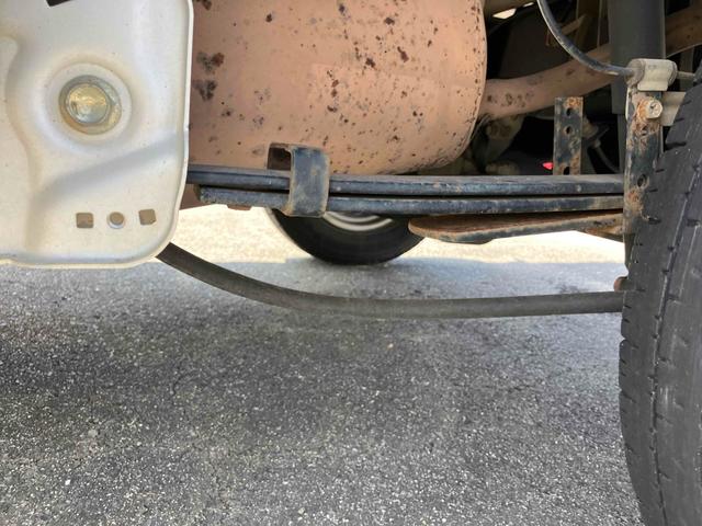 キャリイトラック ＫＣエアコン・パワステ農繁仕様　４ＷＤ　軽トラック　ＭＴ　エアコン　運転席エアバッグ　助手席エアバッグ（18枚目）