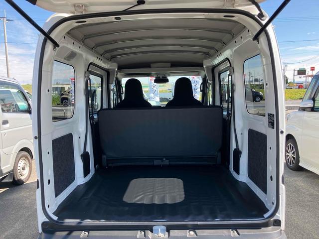 ハイゼットカーゴ 4WD 軽バン MT 衝突被害軽減システム クリアランスソナー 両側スライドドア キーレスエントリー アイドリングストップ オートライト ESC エアコン パワーステアリング パワーウィンドウ(19枚目)