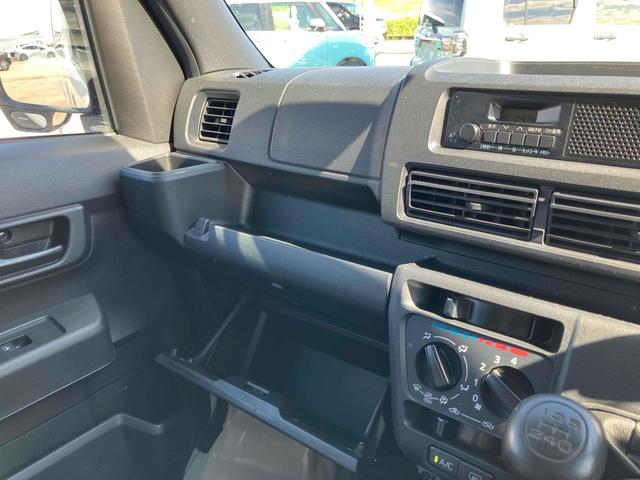 ハイゼットカーゴ 4WD 軽バン MT 衝突被害軽減システム クリアランスソナー 両側スライドドア キーレスエントリー アイドリングストップ オートライト ESC エアコン パワーステアリング パワーウィンドウ(36枚目)