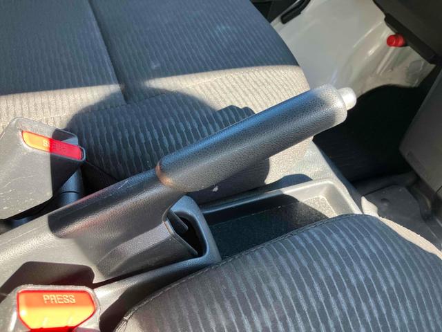 ハイゼットカーゴ 4WD 軽バン MT 衝突被害軽減システム クリアランスソナー 両側スライドドア キーレスエントリー アイドリングストップ オートライト ESC エアコン パワーステアリング パワーウィンドウ(40枚目)