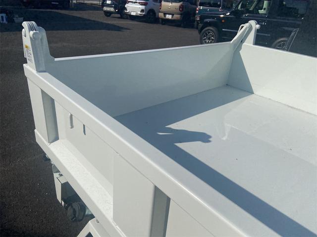 キャリイトラック キンタロウダンプ　４ＷＤ　軽トラック　ＭＴ　クリアランスソナー　ＥＳＣ　エアコン　パワーステアリング　パワーウィンドウ　運転席エアバッグ　助手席エアバッグ（6枚目）