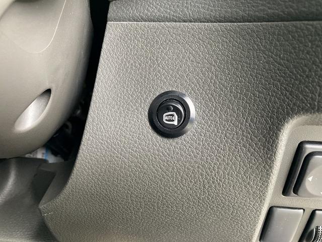 キューブ １５Ｘ　インディゴ＋プラズマ　純正ＳＤナビ　フルセグ　ＤＶＤ再生　Ｂｌｕｅｔｏｏｔｈ　バックカメラ　スマートキー　プッシュスタート　オートエアコン　専用シート　プライバシーガラス　セキュリティー　マットバイザー　ＡＢＳ　ＷＳＲＳ（21枚目）