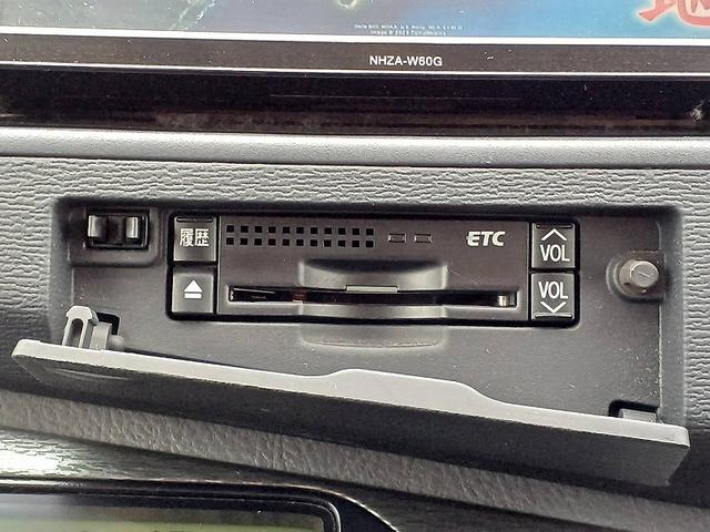アイシス プラタナリミテッド　中期　純正ＨＤＤナビ　フルセグ／ＤＶＤ／ＣＤ　両電スラ　Ｂカメラ　Ｐスタート　スマートキー　スペアキー　ＨＩＤライト　フォグ　社外アルミ　電格ミラー　シートリフター　Ａライト　パドルシフト　ＥＴＣ（23枚目）