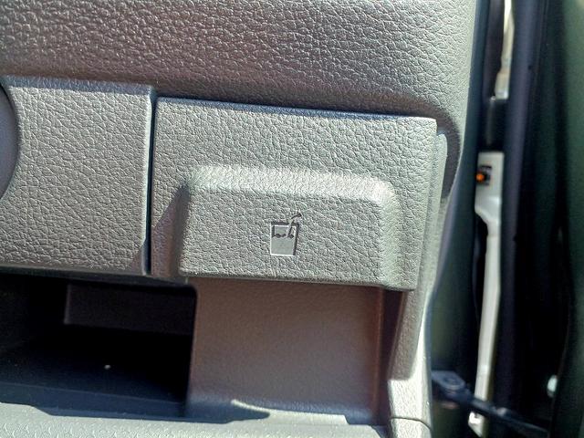 ハスラー Ａ　５ＭＴ　キーレス　Ｐガラス　ルーフブラック　ヘッドライトレベライザー　ＡＣソケット　コンビニフック　サンバイザー　ＩＳＯＦＩＸ　フロアマット　ＳＲＳエアバック　ＡＢＳ（26枚目）
