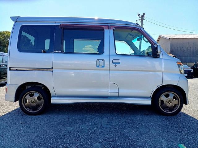 アトレーワゴン カスタムターボＲＳ　中期　４ＷＤ　ＨＩＤライト　ターボ　フォグ　アルミ　ＥＴＣ　電格ミラー　スペアキー　助手席側スライドドアイージークローザー　Ｐガラス　マット　バイザー　リアワイパー　ＳＲＳエアバック　ＡＢＳ（7枚目）
