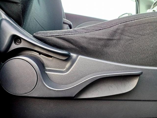 アイ T 後期 ターボ HIDライト ナビ 地デジ/CD ETC 電格ミラー シートリフター スマートキー Aライト Pガラス マット バイザー リアワイパー SRSエアバック ACソケット ABS(27枚目)