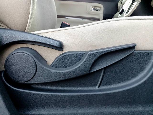 ムーヴキャンバス Xメイクアップ SAII ナビ 地デジ/DVD/BT Bカメラ ETC Aライト フォグ スマアシ2 ステリモ 電格ミラー スマートキー Pスタート Pガラス Aストップ シートリフター ベンチシート アームレスト 横滑り防止(28枚目)