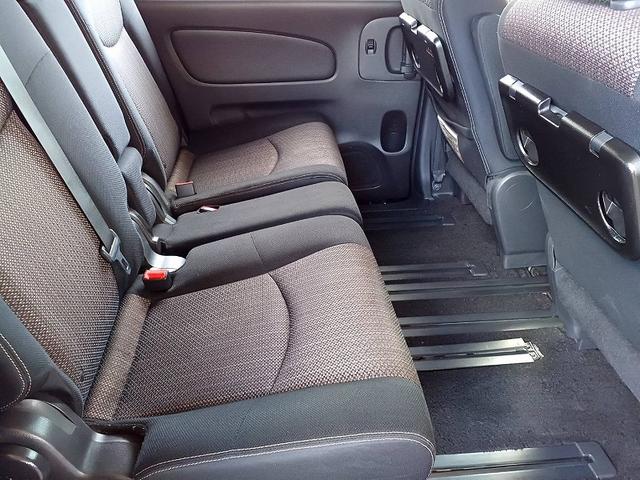 セレナ ハイウェイスター S-ハイブリッド 後期 エマブレ ナビ 地デジ/DVD/BT フリップダウン 両電スラ Bカメラ クルコン ETC スマートキー Pスタート Aライト フォグ ウィンカーミラー 電格ミラー 車線逸脱警報 横滑り防止機能(14枚目)