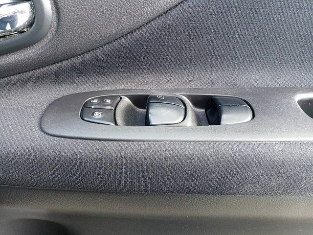 セレナ ハイウェイスター S-ハイブリッド 後期 エマブレ ナビ 地デジ/DVD/BT フリップダウン 両電スラ Bカメラ クルコン ETC スマートキー Pスタート Aライト フォグ ウィンカーミラー 電格ミラー 車線逸脱警報 横滑り防止機能(32枚目)