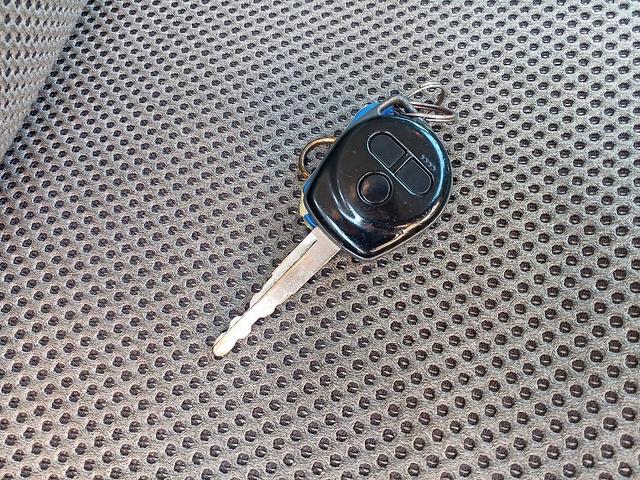 エブリイワゴン ＰＺターボスペシャル　社外ナビ　ＣＤ　両側電動スライドドア　オートステップ　ターボ　フォグ　キーレス　Ｐガラス　マット　バイザー　リアワイパー　電格ミラー　ヘッドライトレベライザー　セキュリティ　アームレスト（23枚目）