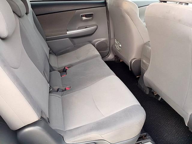 プリウスアルファ Ｓ　Ｌセレクション　ナビ　ＥＴＣ　社外アルミ　フォグ　電格ミラー　スマートキー　Ｐスタート　Ａライト　ステリモ　チルトステアリング　サイドバイザー　フロアマット　Ｐガラス　ウィンカーミラー　コーナーポール（14枚目）