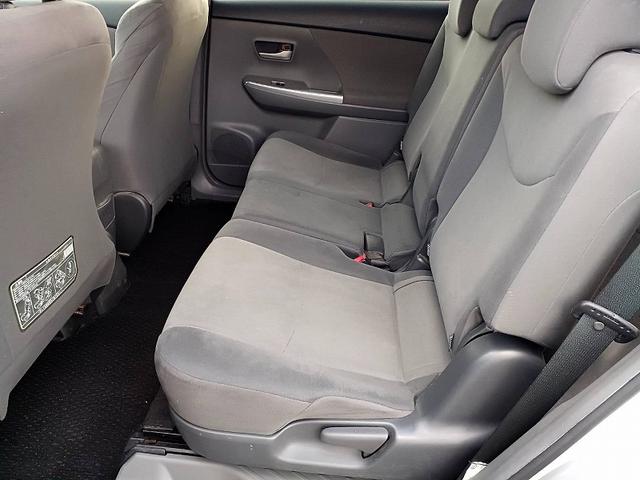 プリウスアルファ Ｓ　Ｌセレクション　ナビ　ＥＴＣ　社外アルミ　フォグ　電格ミラー　スマートキー　Ｐスタート　Ａライト　ステリモ　チルトステアリング　サイドバイザー　フロアマット　Ｐガラス　ウィンカーミラー　コーナーポール（15枚目）