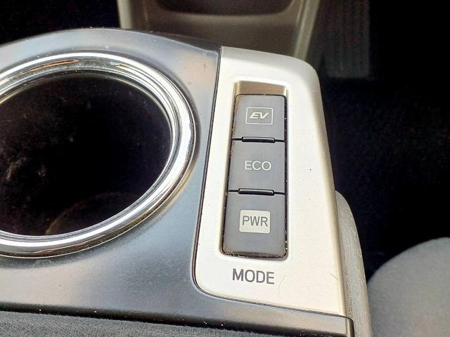 プリウスアルファ Ｓ　Ｌセレクション　ナビ　ＥＴＣ　社外アルミ　フォグ　電格ミラー　スマートキー　Ｐスタート　Ａライト　ステリモ　チルトステアリング　サイドバイザー　フロアマット　Ｐガラス　ウィンカーミラー　コーナーポール（28枚目）