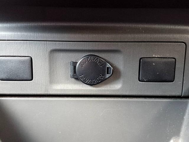 プリウスアルファ Ｓ　Ｌセレクション　ナビ　ＥＴＣ　社外アルミ　フォグ　電格ミラー　スマートキー　Ｐスタート　Ａライト　ステリモ　チルトステアリング　サイドバイザー　フロアマット　Ｐガラス　ウィンカーミラー　コーナーポール（29枚目）