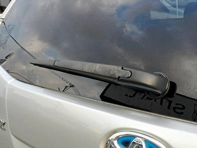 プリウスアルファ Ｓ　Ｌセレクション　ナビ　ＥＴＣ　社外アルミ　フォグ　電格ミラー　スマートキー　Ｐスタート　Ａライト　ステリモ　チルトステアリング　サイドバイザー　フロアマット　Ｐガラス　ウィンカーミラー　コーナーポール（34枚目）