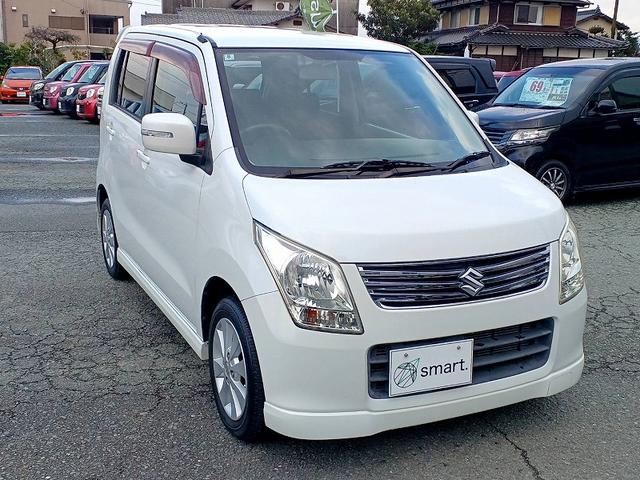 ワゴンＲ ＦＸリミテッド　スマートキー　Ｐスタート　ＣＤ　ラジオ　Ｐガラス　電格ミラー　シートリフター　ベンチシート　アームレスト　サイドバイザー　フロアマット　リアワイパー　ヘッドライトレベライザー　チルトステアリング（5枚目）