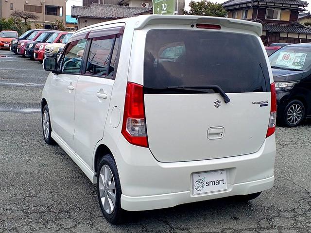 ワゴンＲ ＦＸリミテッド　スマートキー　Ｐスタート　ＣＤ　ラジオ　Ｐガラス　電格ミラー　シートリフター　ベンチシート　アームレスト　サイドバイザー　フロアマット　リアワイパー　ヘッドライトレベライザー　チルトステアリング（10枚目）