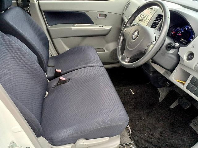 ワゴンＲ ＦＸリミテッド　スマートキー　Ｐスタート　ＣＤ　ラジオ　Ｐガラス　電格ミラー　シートリフター　ベンチシート　アームレスト　サイドバイザー　フロアマット　リアワイパー　ヘッドライトレベライザー　チルトステアリング（12枚目）