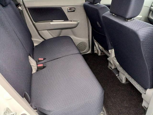 ワゴンＲ ＦＸリミテッド　スマートキー　Ｐスタート　ＣＤ　ラジオ　Ｐガラス　電格ミラー　シートリフター　ベンチシート　アームレスト　サイドバイザー　フロアマット　リアワイパー　ヘッドライトレベライザー　チルトステアリング（14枚目）