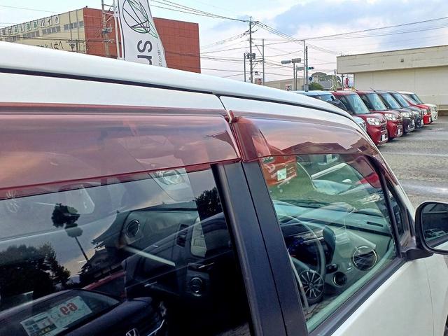 ワゴンＲ ＦＸリミテッド　スマートキー　Ｐスタート　ＣＤ　ラジオ　Ｐガラス　電格ミラー　シートリフター　ベンチシート　アームレスト　サイドバイザー　フロアマット　リアワイパー　ヘッドライトレベライザー　チルトステアリング（33枚目）